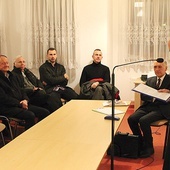 O. Józef Szańca w trakcie wykładu.