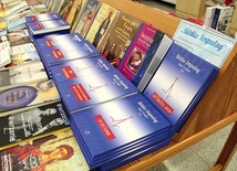 ◄	W serii „Biblia Impulsy” wydawanej przez Księgarnię św. Jacka w Katowicach ukazało się dotąd dziewięć tomów.