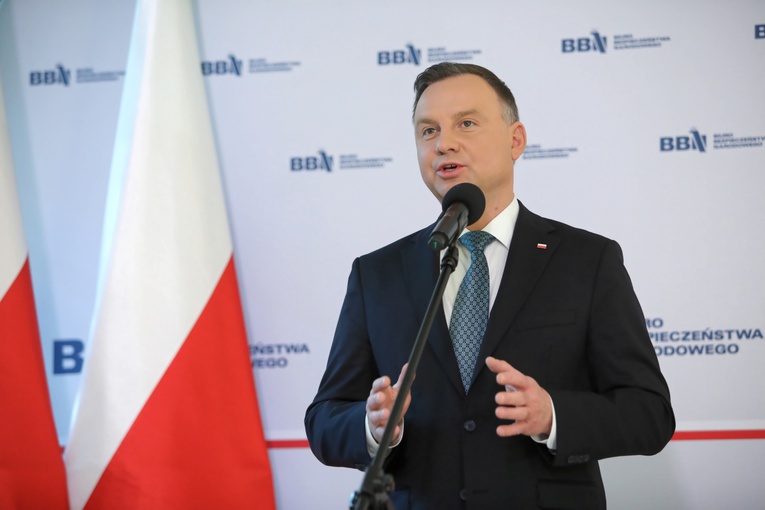 Prezydent: Nie możemy ulec panice, ale nie możemy też narażać współobywateli na niebezpieczeństwo