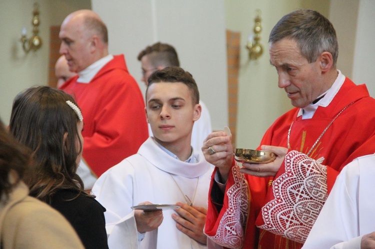 Bierzmowanie w parafii św. Jana Pawła II w Nowym Sączu