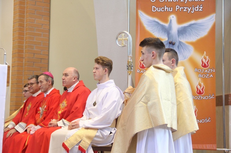 Bierzmowanie w parafii św. Jana Pawła II w Nowym Sączu