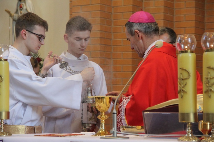 Bierzmowanie w parafii św. Jana Pawła II w Nowym Sączu