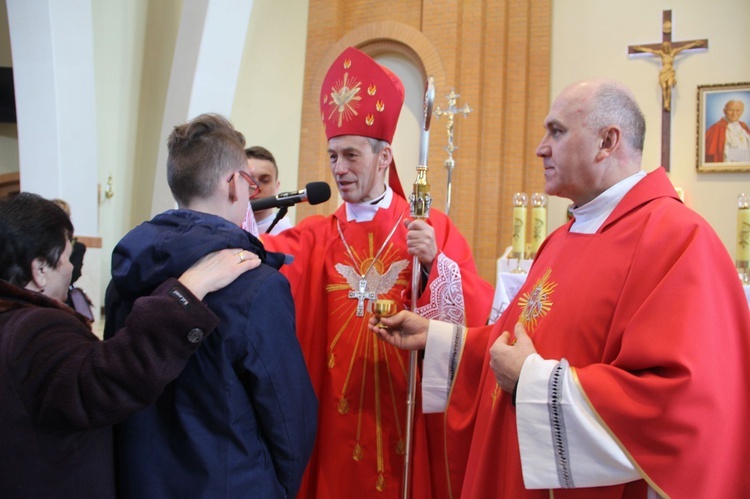 Bierzmowanie w parafii św. Jana Pawła II w Nowym Sączu