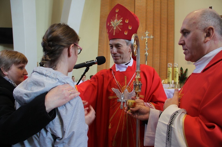 Bierzmowanie w parafii św. Jana Pawła II w Nowym Sączu