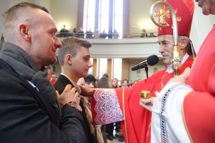 Bierzmowanie w parafii św. Jana Pawła II w Nowym Sączu