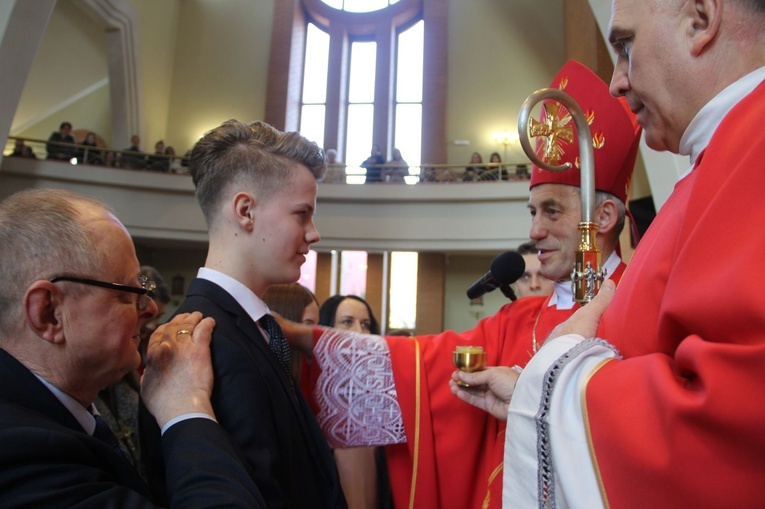 Bierzmowanie w parafii św. Jana Pawła II w Nowym Sączu
