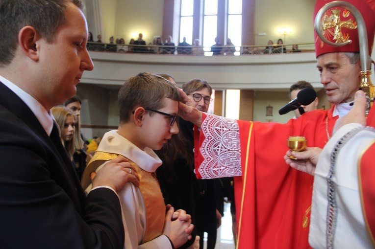 Bierzmowanie w parafii św. Jana Pawła II w Nowym Sączu