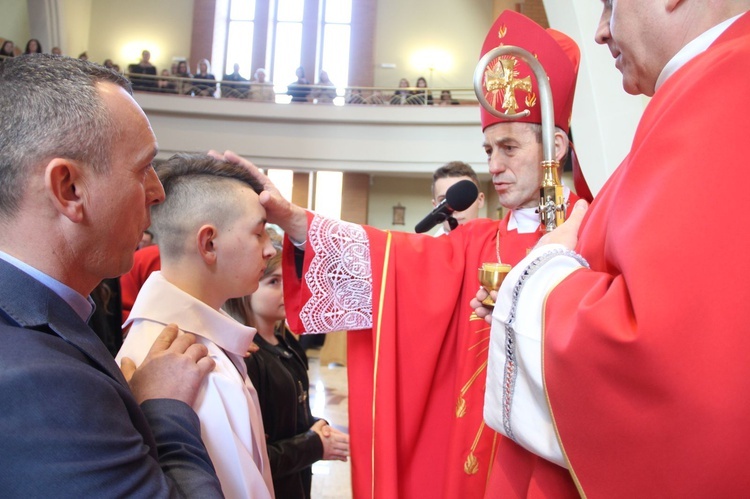 Bierzmowanie w parafii św. Jana Pawła II w Nowym Sączu