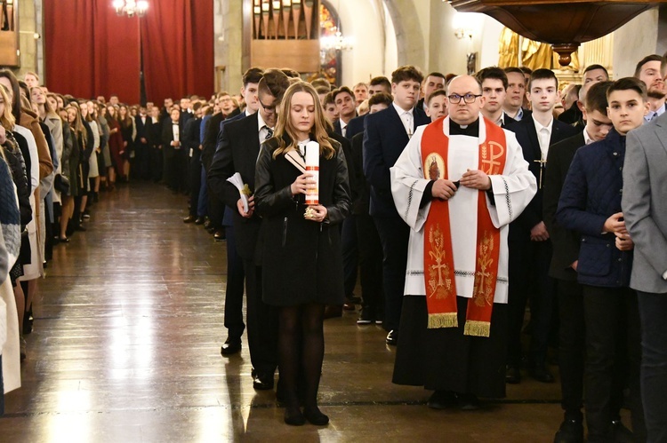 Bierzmowanie w sądeckiej bazylice