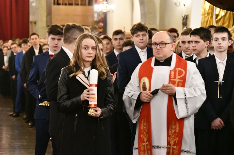 Bierzmowanie w sądeckiej bazylice