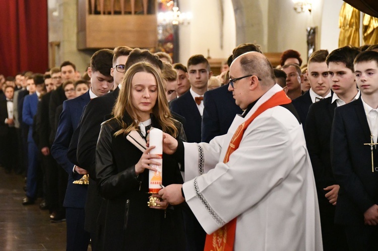 Bierzmowanie w sądeckiej bazylice