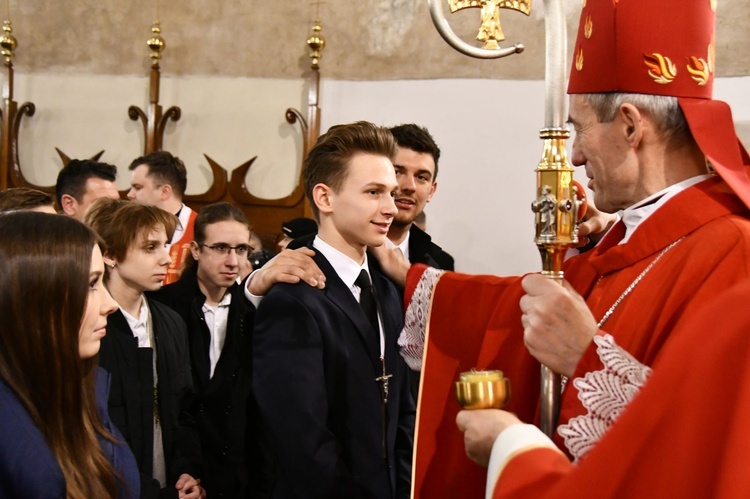 Bierzmowanie w sądeckiej bazylice