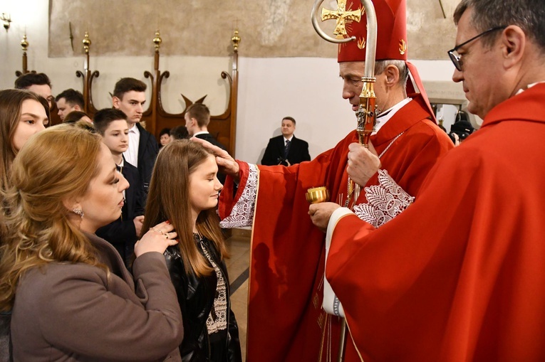 Bierzmowanie w sądeckiej bazylice