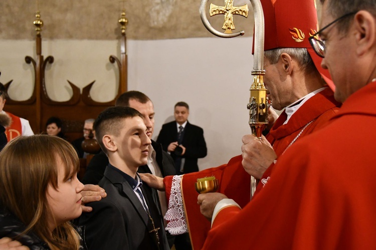 Bierzmowanie w sądeckiej bazylice