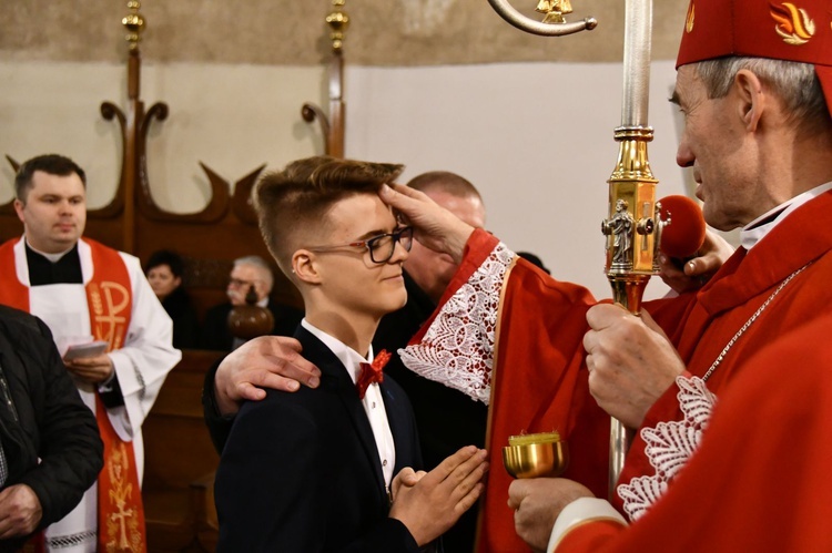 Bierzmowanie w sądeckiej bazylice