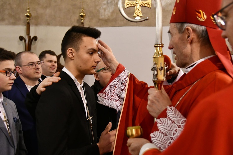 Bierzmowanie w sądeckiej bazylice