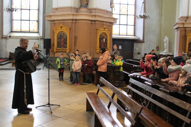 Świątynia, katecheza i kino