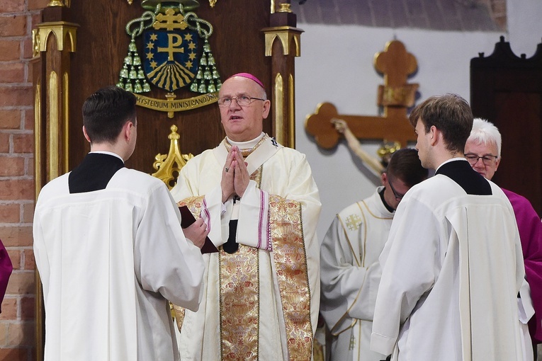 Komunikat abp. Józefa Górzyńskiego ws. wprowadzenia stanu zagrożenia epidemicznego