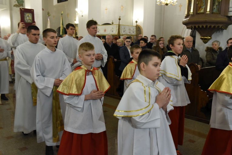 Święci w Książnicach