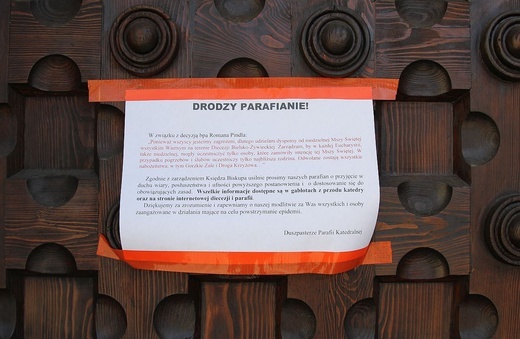 Niedzielna Msza św. z bp. Romanem Pindlem w opustoszałej katedrze - 15 marca 2020 r.