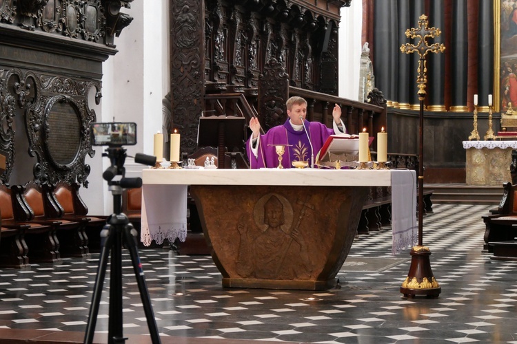 Niedzielna Msza św. za pośrednictwem portali społecznościowych