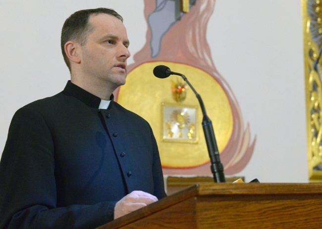 Modlitwa kapłanów wobec zagrożenia koronawirusem