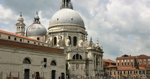Koronawirus: Burmistrz Wenecji zawierzył miasto Maryi
