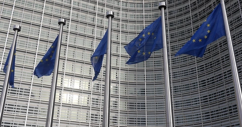 Komisja Europejska zapowiada tymczasowe ograniczenia dotyczące podróży do UE