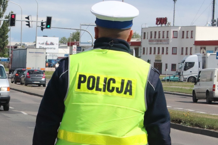 Wyłącznie umundurowani policjanci sprawdzają przestrzeganie kwarantanny