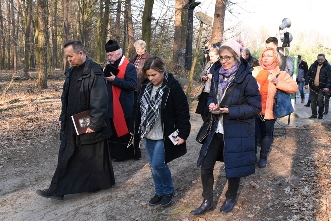 Droga Krzyżowa w Wał-Rudzie w czasach zarazy