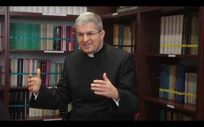 Ks. dr Krzysztof Wiśniewski odpowiada na trudne pytania czasu pandemii.