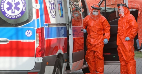 MZ o śmierci 27-latki: wszystko wskazuje, że to nie koronawirus był bezpośrednią przyczyną śmierci