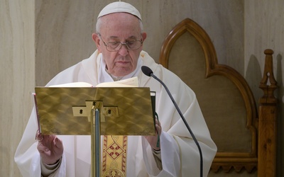 Papież: Trzeba wiedzieć, że Bóg istnieje i że można się Go uchwycić
