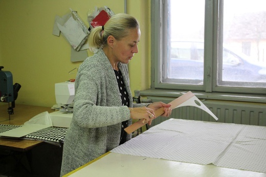 Maseczki ochronne szyje czaniecka firma Ruah