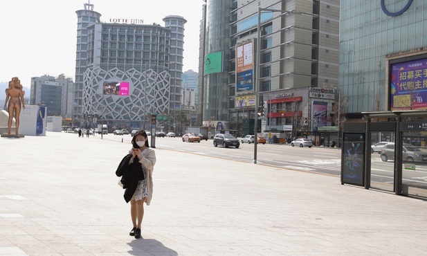 Korea Płd. walczy z koronawirusem bez surowych ograniczeń i odnosi sukces