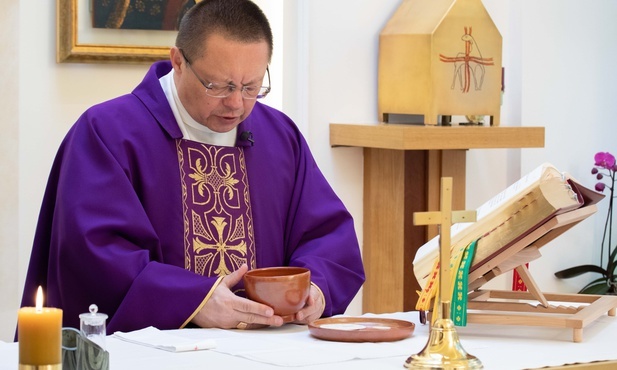 Abp Ryś: Jutro pozostajemy w domach i przeżywamy Eucharystię w domach