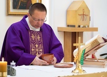 Abp Ryś: Jutro pozostajemy w domach i przeżywamy Eucharystię w domach