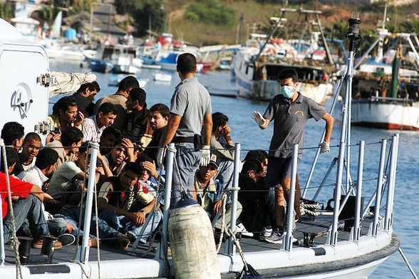 Lampedusa opustoszała, ale migranci przybywają
