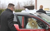 Z Panem Jezusem na ulicach Hałcnowa, wśród domostw parafian