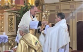 Z Panem Jezusem na ulicach Hałcnowa, wśród domostw parafian