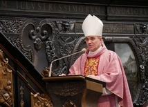Eucharystii przewodniczył i homilię wygłosił bp Zbigniew Zieliński.