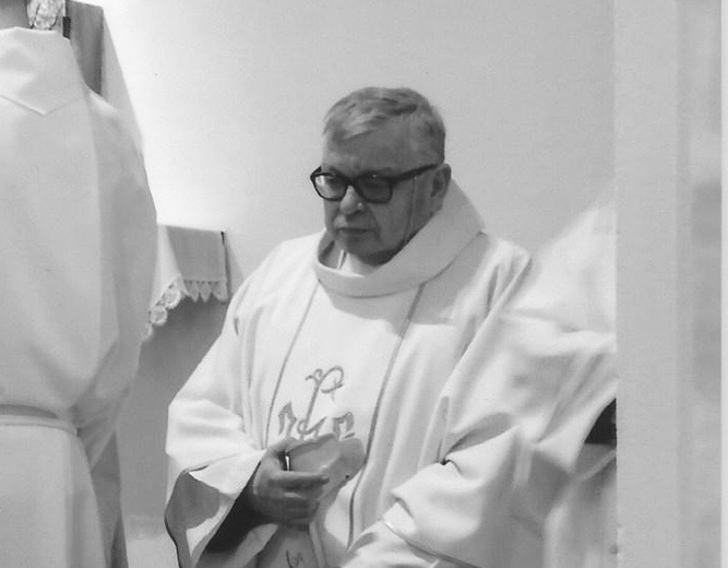 Ks. kan. Bogdan Śliwa zmarł po długiej chorobie w 69. roku życia i 44. roku kapłaństwa.
