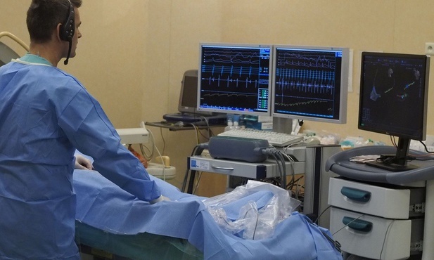 Śląskie. Spada liczba wolnych łóżek i respiratorów w szpitalach
