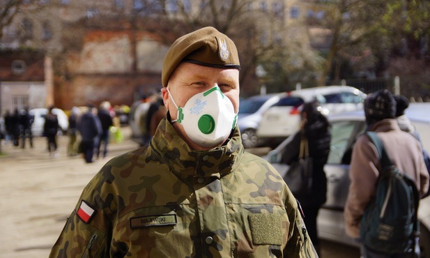 Wojsko wspiera jadłodajnie