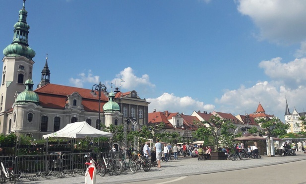 Śląskie. Daisy Days w Pszczynie, Dni Piekar Śląskich, czy święto Chorzowa odwołane