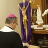 Zawierzenie diecezji w kaplicy domu biskupiego 