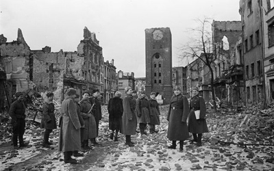 W wyniku walk znaczna część Gdańska została doszczętnie zniszczona. 