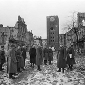 W wyniku walk znaczna część Gdańska została doszczętnie zniszczona. 