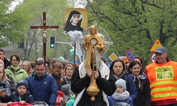 Jezus w Najświętszym Sakramencie towarzyszył ubiegłorocznemu pielgrzymowaniu do Łagiewnik każdego dnia.