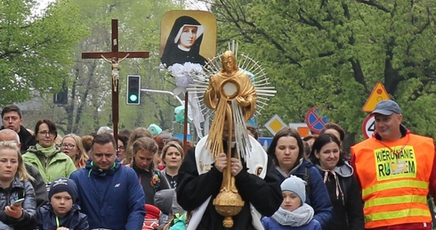 Jezus w Najświętszym Sakramencie towarzyszył ubiegłorocznemu pielgrzymowaniu do Łagiewnik każdego dnia.